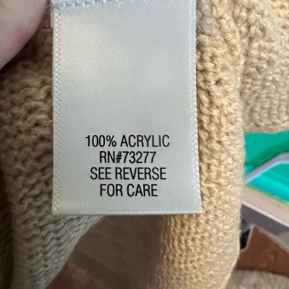 Tan sweater - Picture 4 of 6